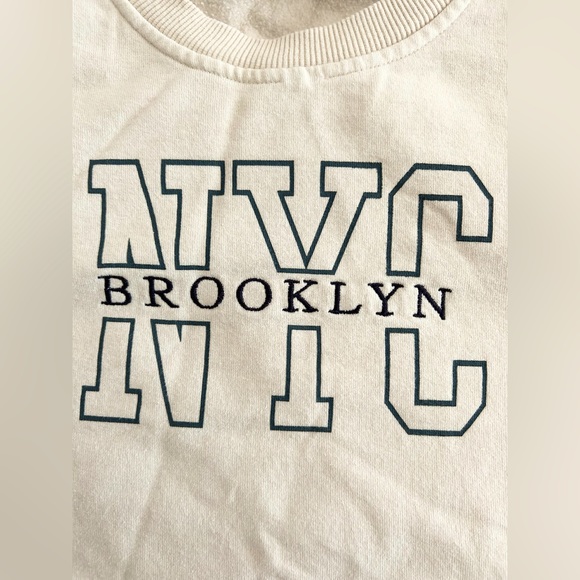 Urban Outfitters NYC Brooklyn Soft Pullover Crewneck Sweater Sz M Streetwear - Picture 5 of 8
